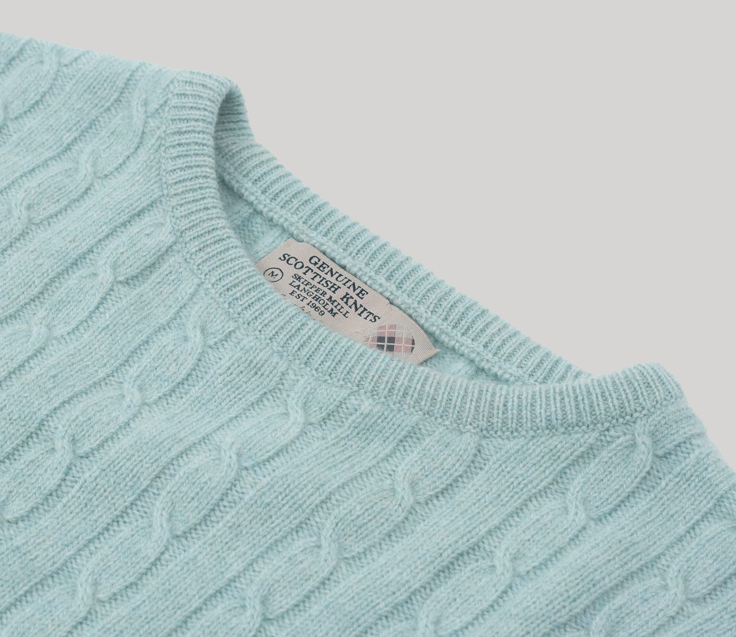 Geelong Lambswool Cable Crew Neck Jumper in Duck Egg