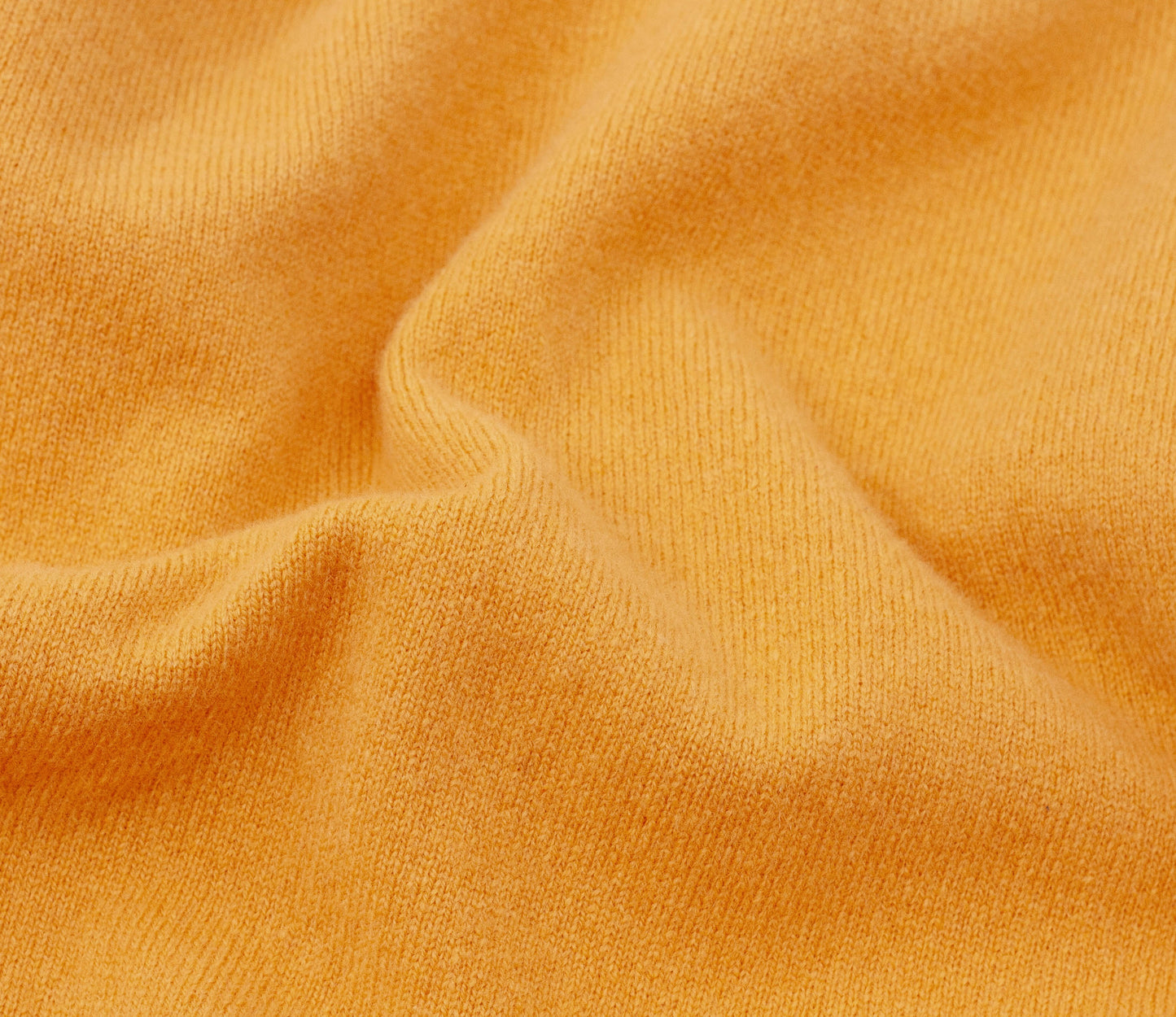 Cashmere Geelong Roll Neck Jumper in Apricot