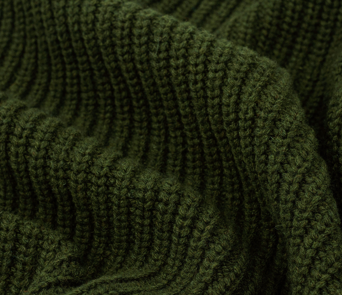 Chunky Wool Fisherman Crew Neck Jumper in Forest Green