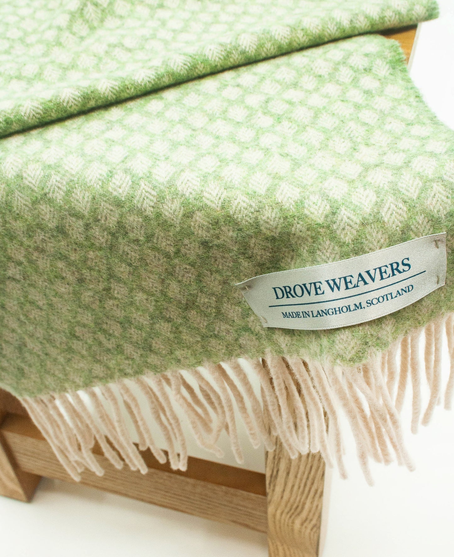 Diamond Cashmere Geelong Scarf in Celadon