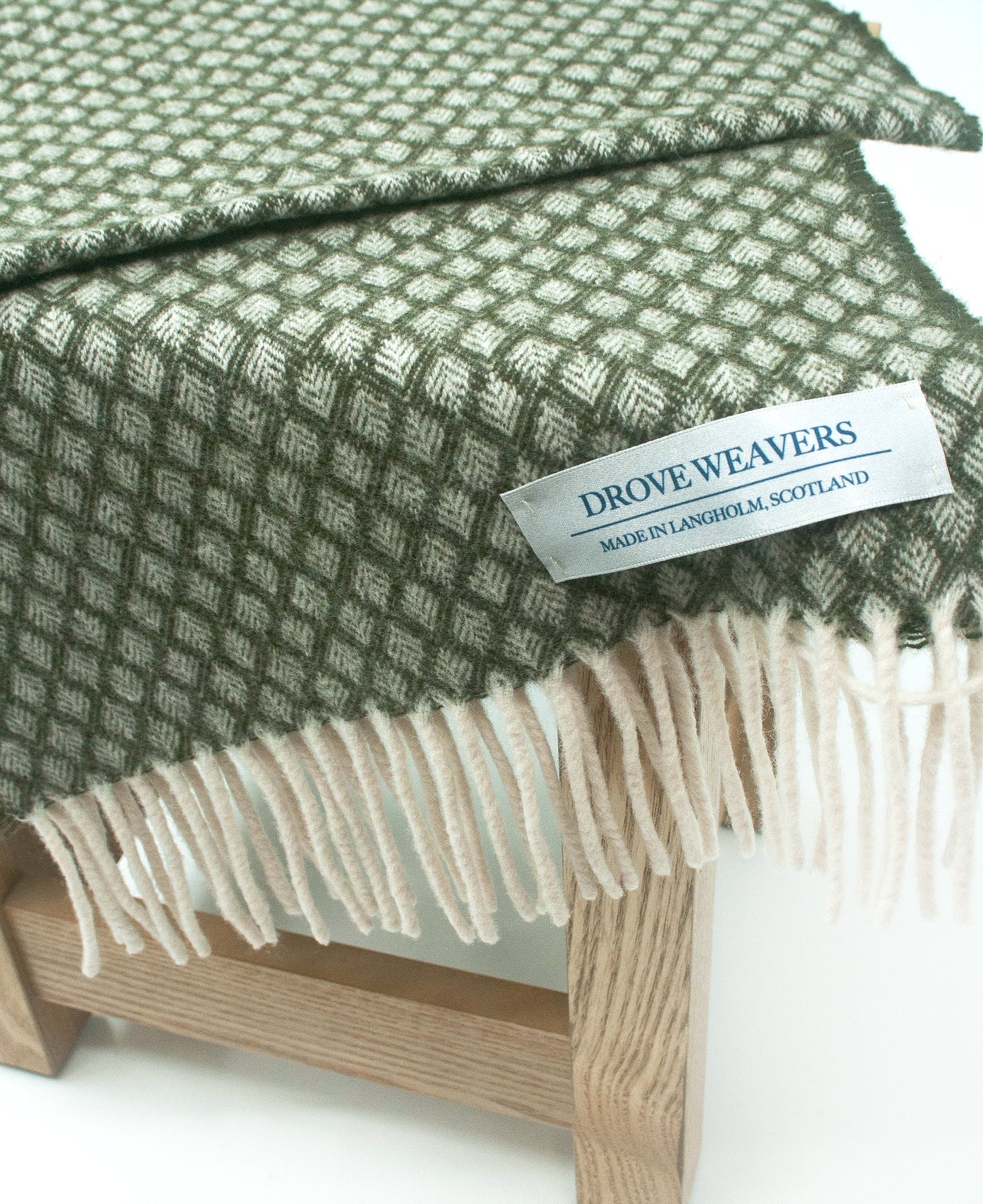 Diamond Cashmere Geelong Scarf in Dark Oak