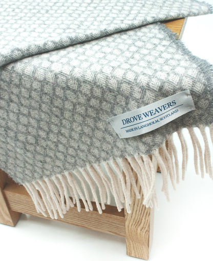 Diamond Cashmere Geelong Scarf in Flannel