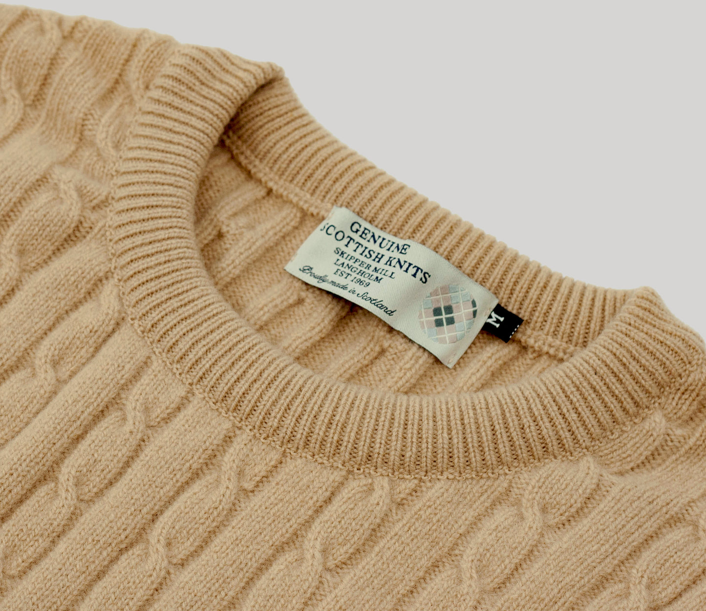 Geelong Lambswool Cable Crew Neck Jumper in Camel