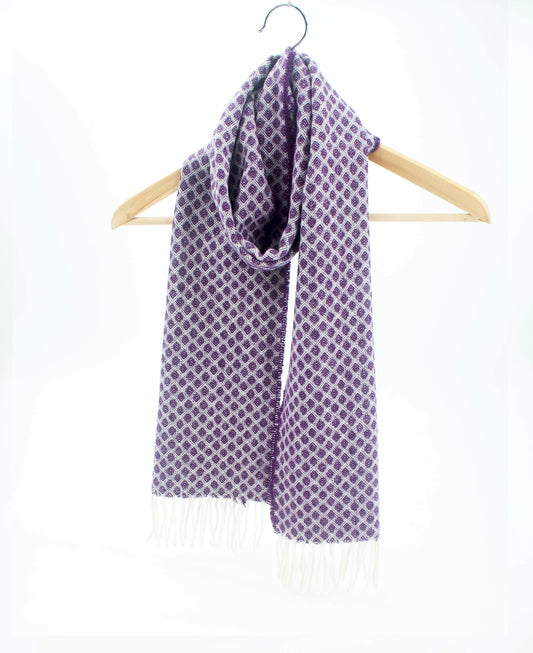 Diamond Geelong Cashmere Scarf in Aubergine