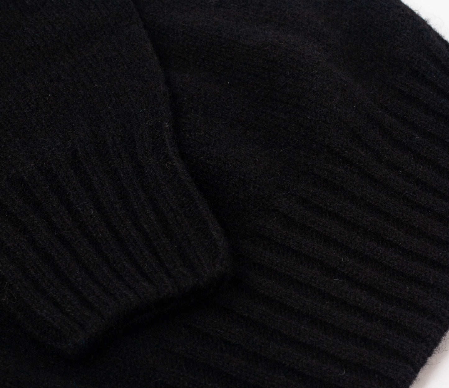 Vintage Shetland Crew Neck Jumper in Black